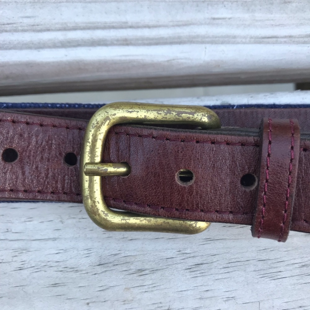 Stylish Navy and Brown Belt with Bow Tie Pattern - Picture 4 of 7